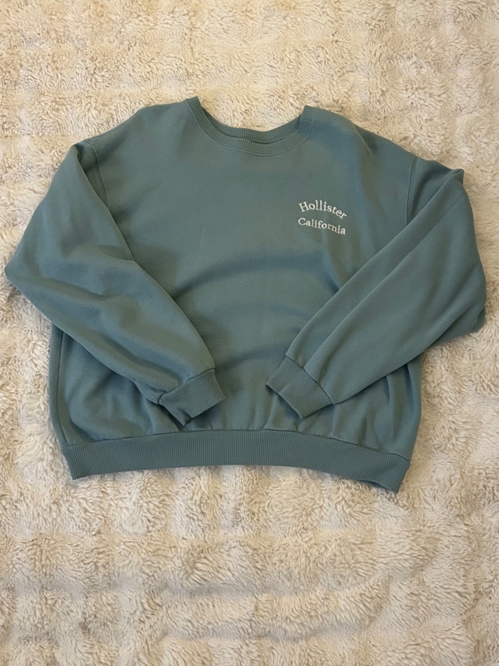Hollister Size L crewneck sweatshirt - sage green